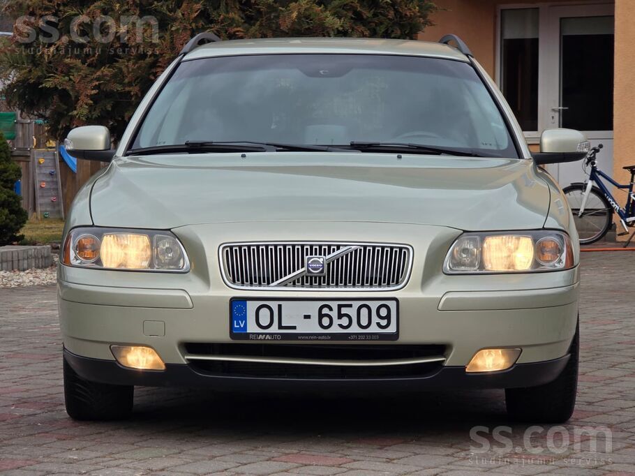 Volvo Willow Green. Mehānika. 2.4D5 120kw/163zs Top Zust
