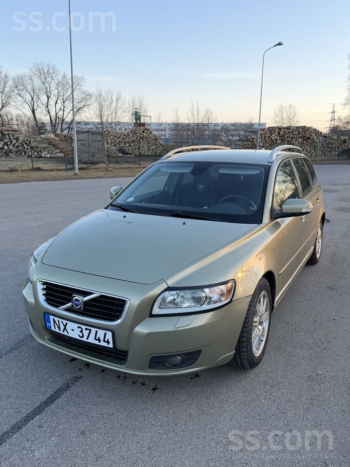 Volvo Pārdod volvo v50 labā stāvoklī ar jaunu mainītu sa