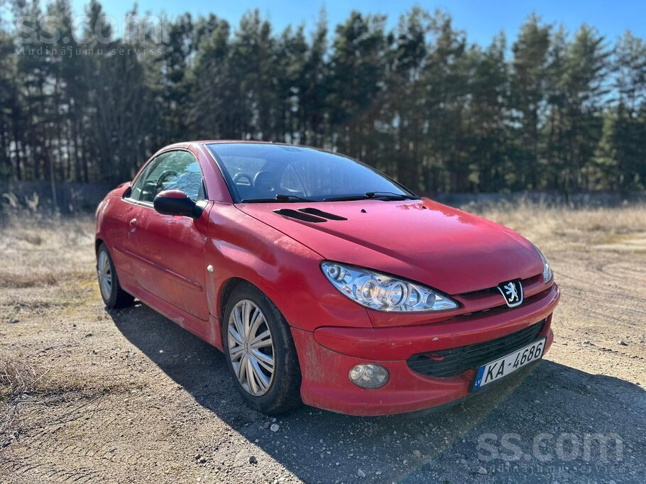 Pārdošanā īsts vasaras auto, kabriolets.
Sarkanā krāsa piedos odziņu tavie