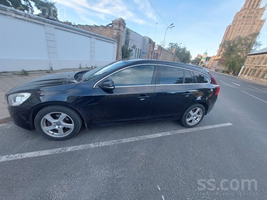 Продаю Volvo V60, Без скрытых дефектов и проблем 2012 год, не требует прохож
