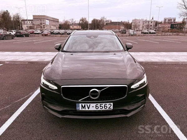 Volvo Dzinēja nobraukums tikai 41000 km. 