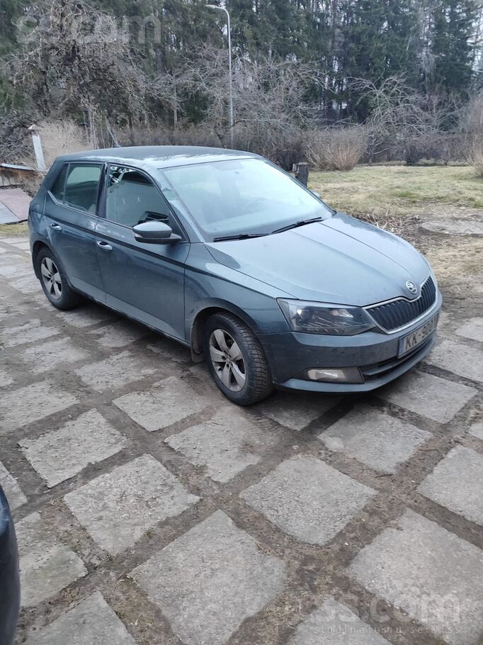 Pārdošanā ekonomisks auto teicamā stāvoklī.
Sīkāka informācija zvanot.
A