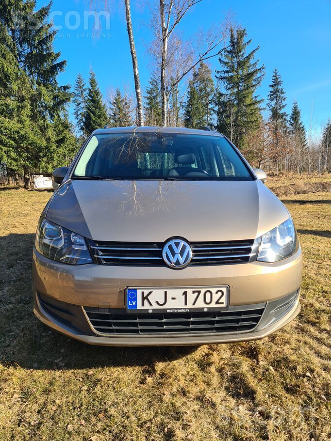 Pirkta jauna Latvijā. Kopta un pieskatīta AM. Viss darbojas, nekas negrab. 1