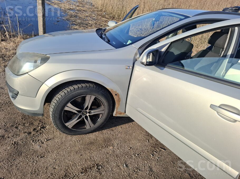 Opel Pārdodu, ekanomisku auto, ar koroziju.