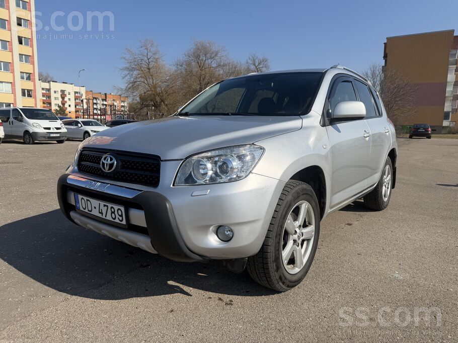 Toyota 17 лет в одних руках, 2 хозяина, много чего меняла