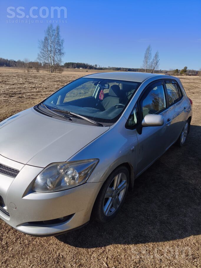 Toyota Pārdodu auto labā, tehniskā kārtībā, ar nesen izie