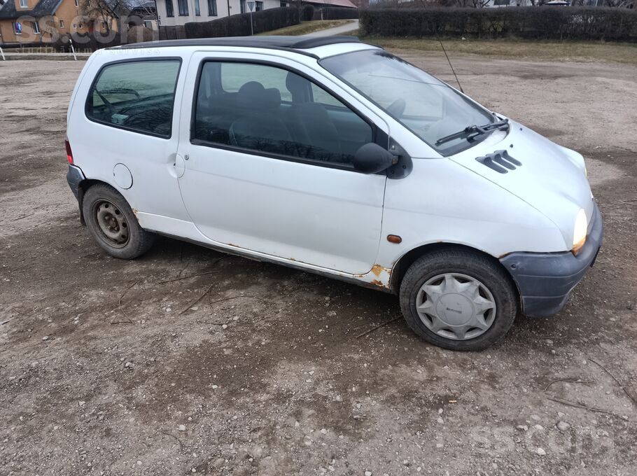 Pārdodu darba kārtībā auto darbam.
Auto lūka darbojas un nekur netek.