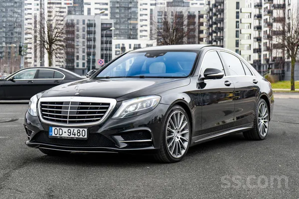 Mercedes Piedāvāju lielisku Mercedes Benz S 350d W222 paaud