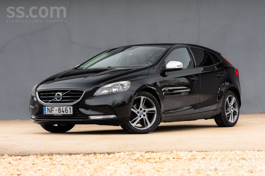 Volvo Pārdodu Volvo v40 ar dīzeļa dzinēju un manuālo ātr