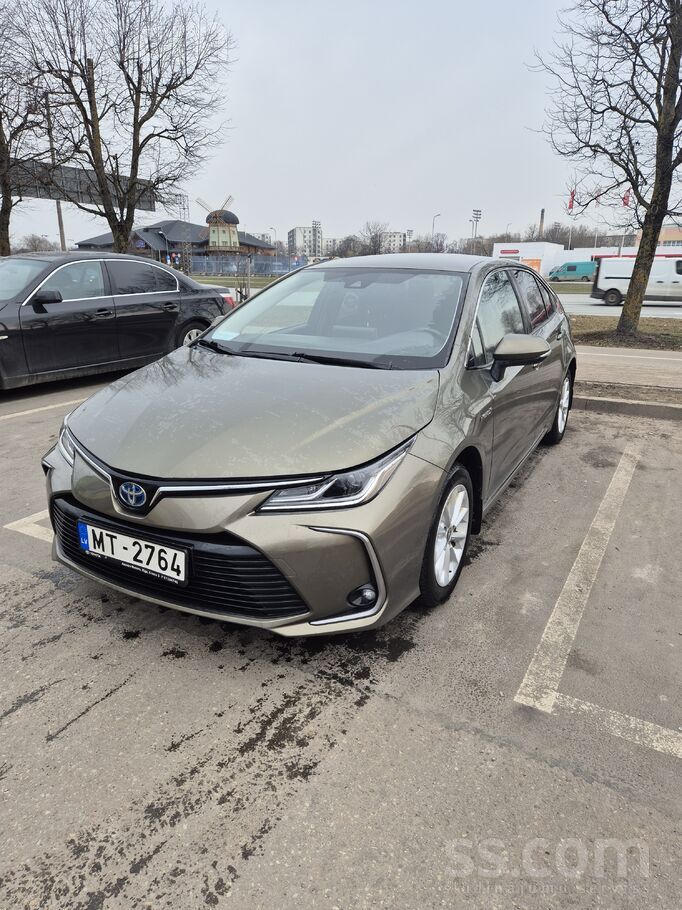Toyota Toyota Corolla Hybrid 1.8 teicamā stāvoklī bez def