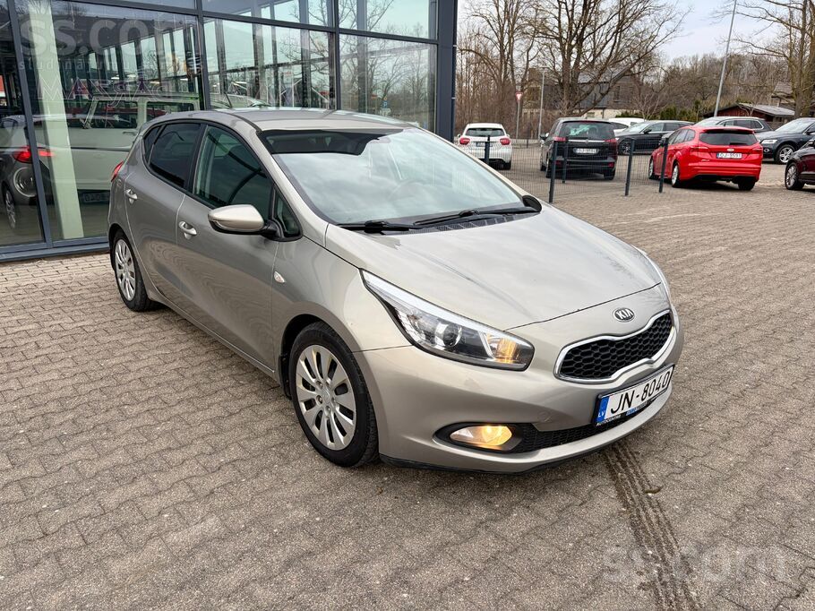 Ļoti ekonomisks Kia Ceed, ar vizuāliem defektiem. Tehniski labā stāvoklī, vi