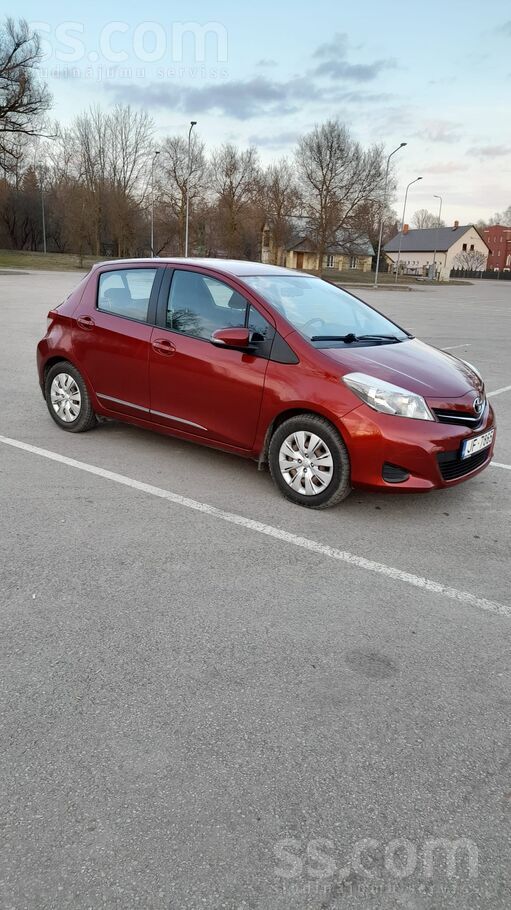 Toyota Pārdodu labi uzturētu, koptu auto- Toyota Yaris, 2
