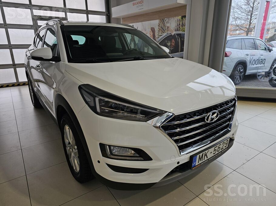 Auto salons piedāvā. 

Hyundai Tucson 1.6 T-Gdi Comfort 2Wd 7Dct 177 ZS