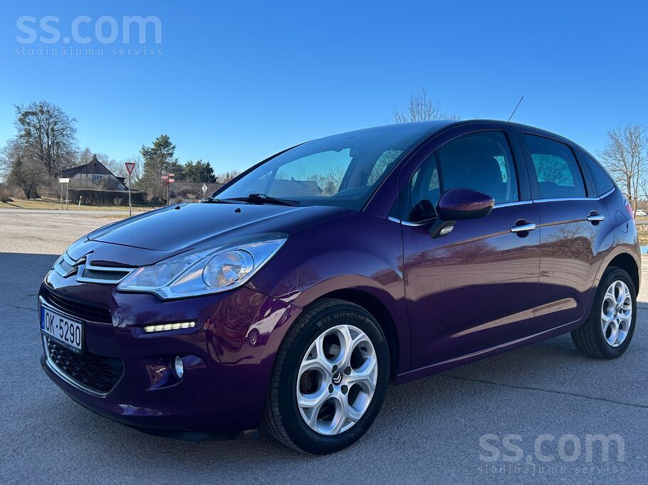 Tiek pārdots kopts un vizuāli pievilcīgs Citroen C3 ar 1.2 benzīna dzinēju.