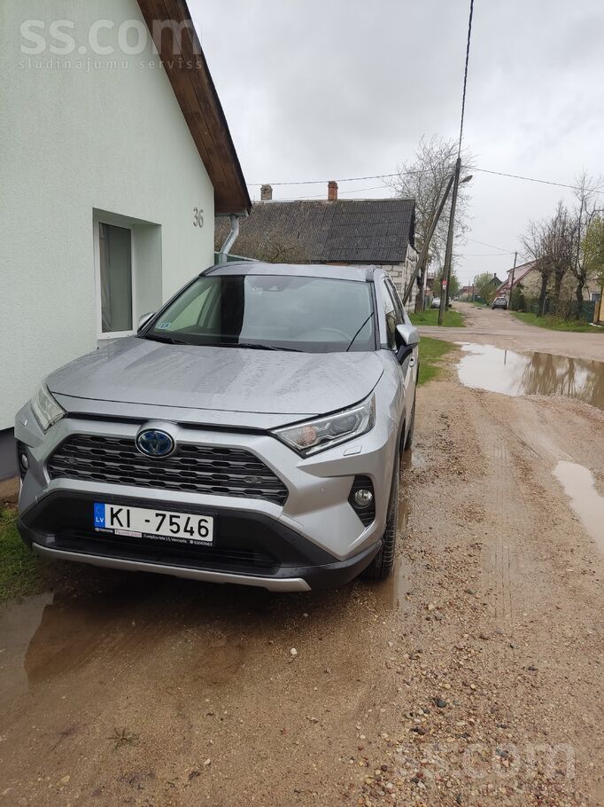 Toyota Продаю Рав4 премиум в хорошем состоянии