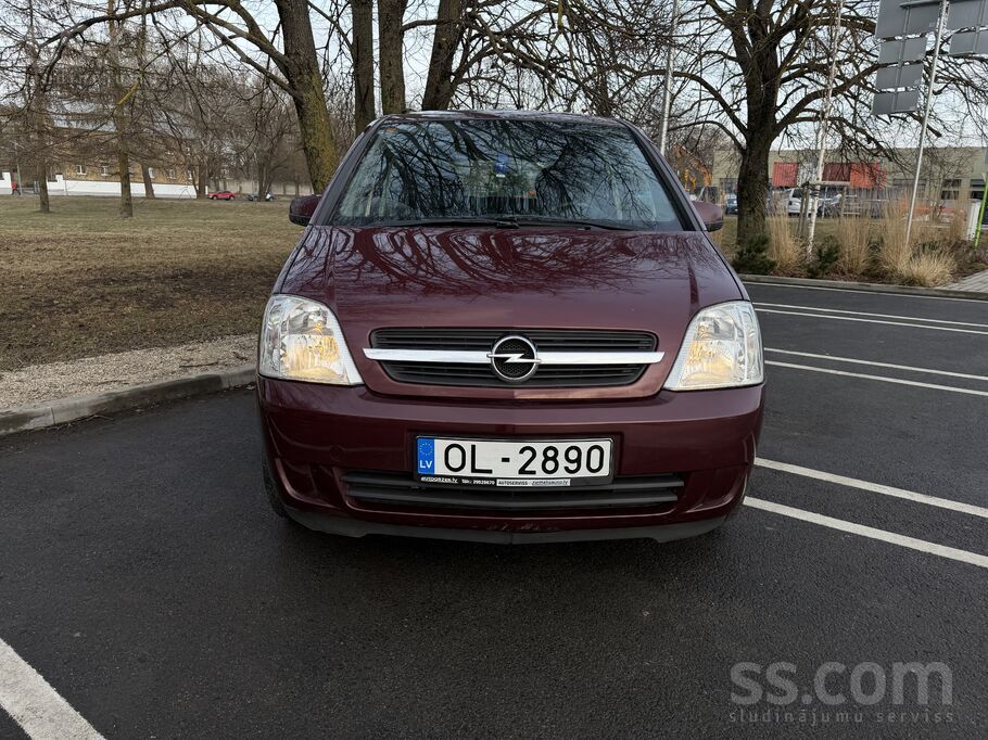 Opel Auto ir bijis tikai viens saimnieks ar 102500 km o