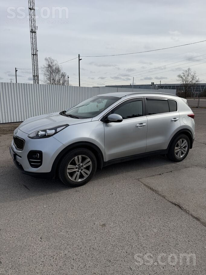 Pārdodu Kia Sportage 1.7 hdi , pirkts jauns Lv, viens saimnieks, auto ar maz