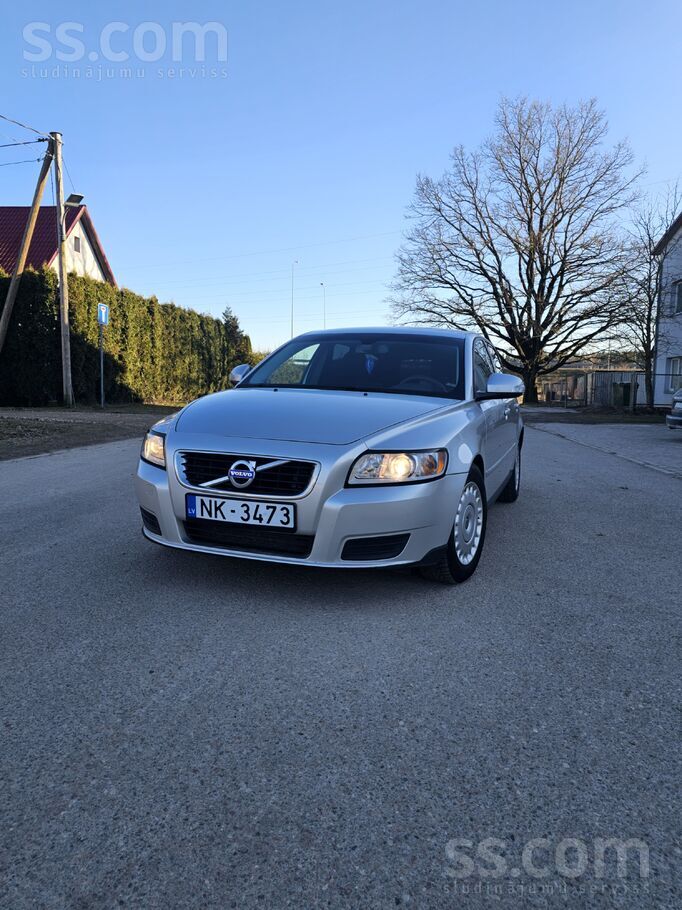 Volvo Pārdodu Volvo v50 2010 gada izlaidumā. 