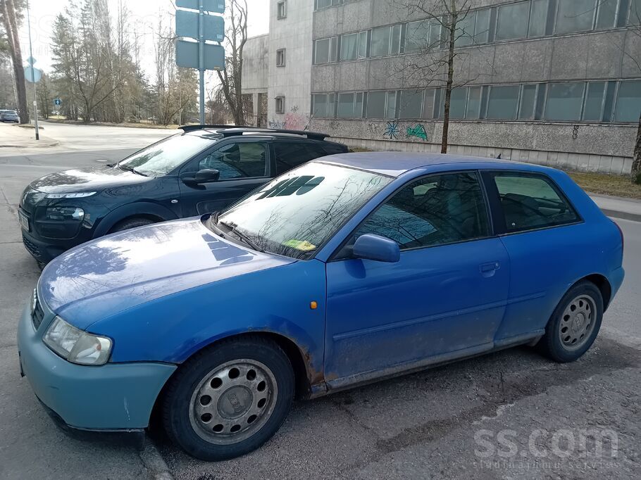 Audi Продаю Audi A3 1998 год выпуска. Машина на ходу. Е