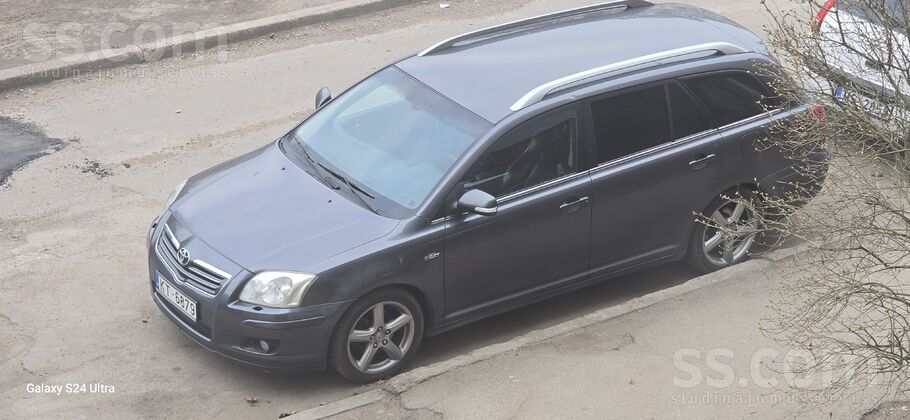 Toyota Ir nelieli defekti . Sikak pa telefonu.