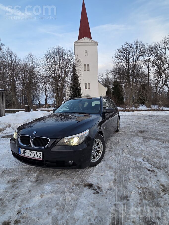 BMW Ir defekti , bagāžnieka vāks būs jātaisa , lūka ne