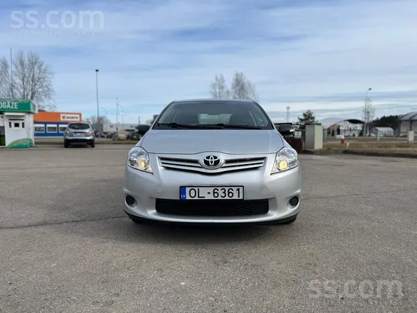 Toyota Toyota Auris 2012, 1.6 benzīns/gāze. 