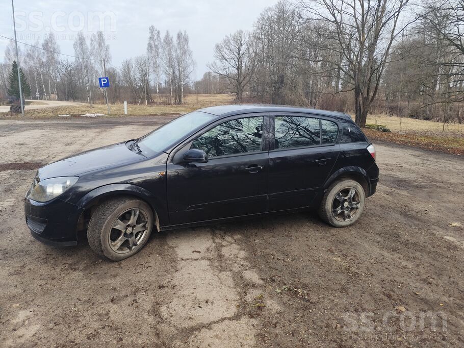 Opel Pārdodu auto, stāvoklis atbilstošs savam vecumam. 