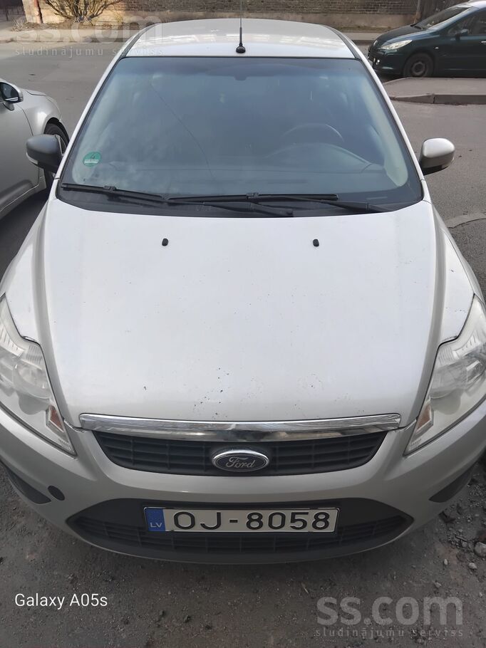 Ford Продаю автомобиль связи выезда с Латвии срочно тор