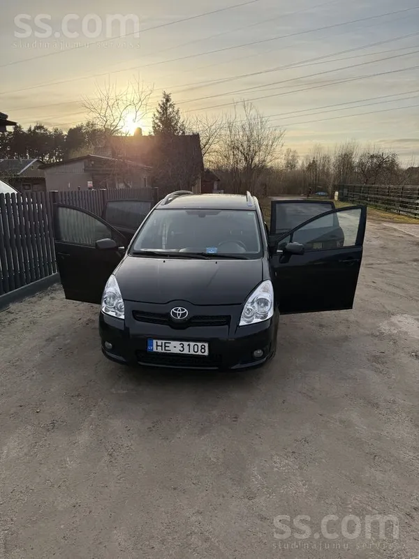 Toyota Продаётся Toyota Verso 2008 года, 2.2 дизель, 7 ме