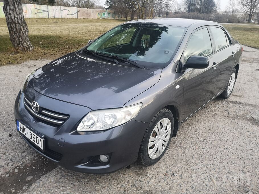 Toyota Uzticama, darba kārtībā. Regulāra apkope. Pārs gad