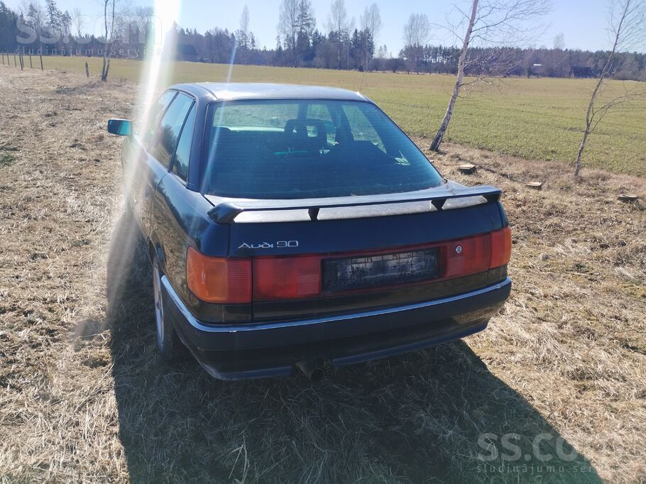 Pārdod Audi quatro 
Rūc, brauc, bremzē