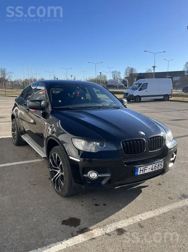 BMW Продаю не спеша свой ухоженный джип .Всё обслужива