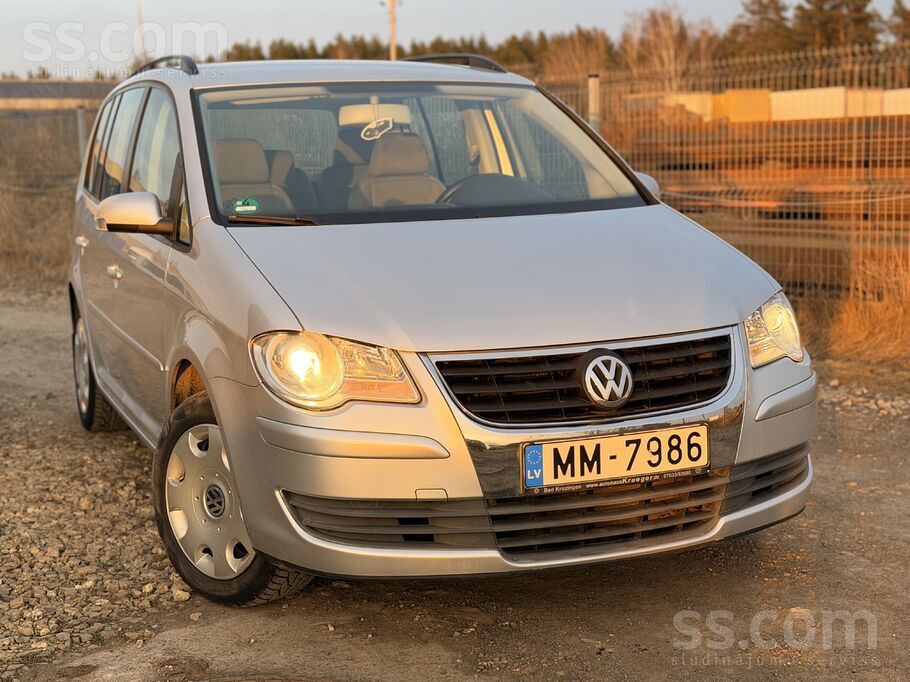VW Touran ar tikko izietu jaunu Tehnisko apskati. 2.0Tdi 103kw-140z. s. Visa