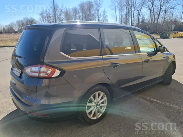 Ford Продаётся машина. Хорошая комплектация.