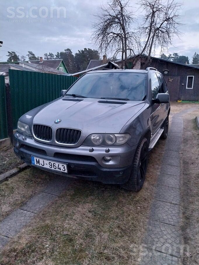 BMW Продаю бмв х5 160кв. В хорошем состоянии но нужно 