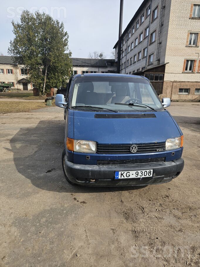 Pārdod T4 ar kravas kasti , 5 vietas . bez tehniskās apskates .