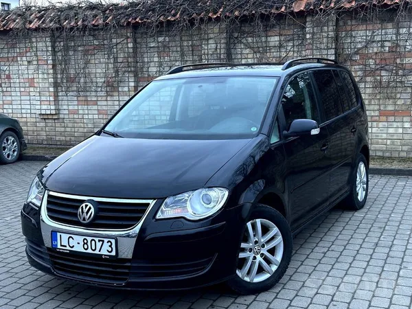Volkswagen VW Touran Facelift dīzelis 2.0, automāts 103 kW. 7