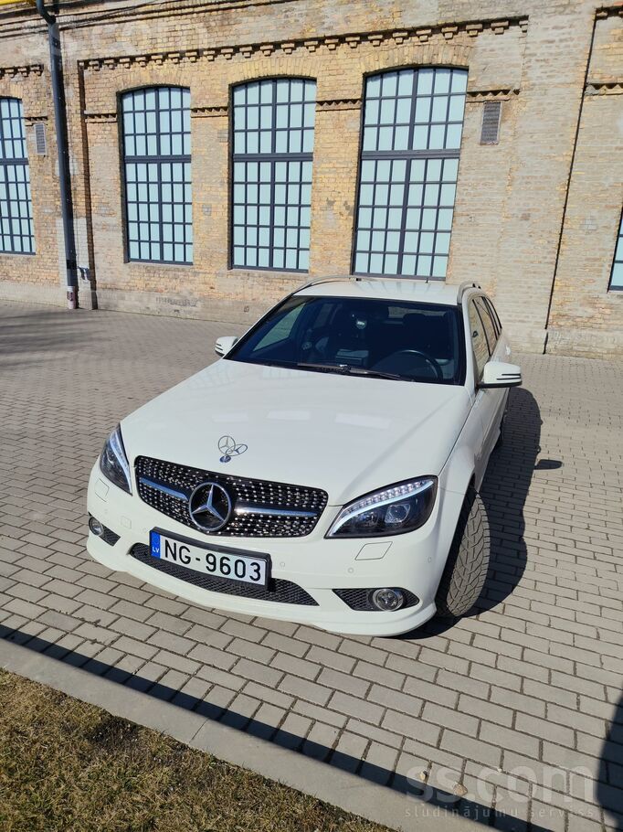 Mercedes Benz C320 Avantgarde 2009.Gads. Amg rūpnīcas paka. Apkalpots auto,