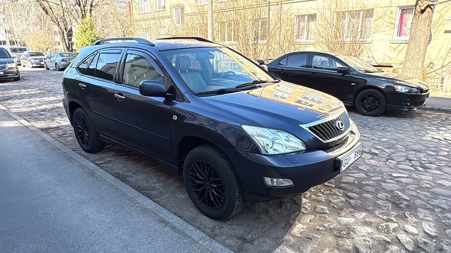 Pārdod ļoti labā tehniskā un vizuālā stāvoklī esošo Lexus RX 350, benzīns/gā