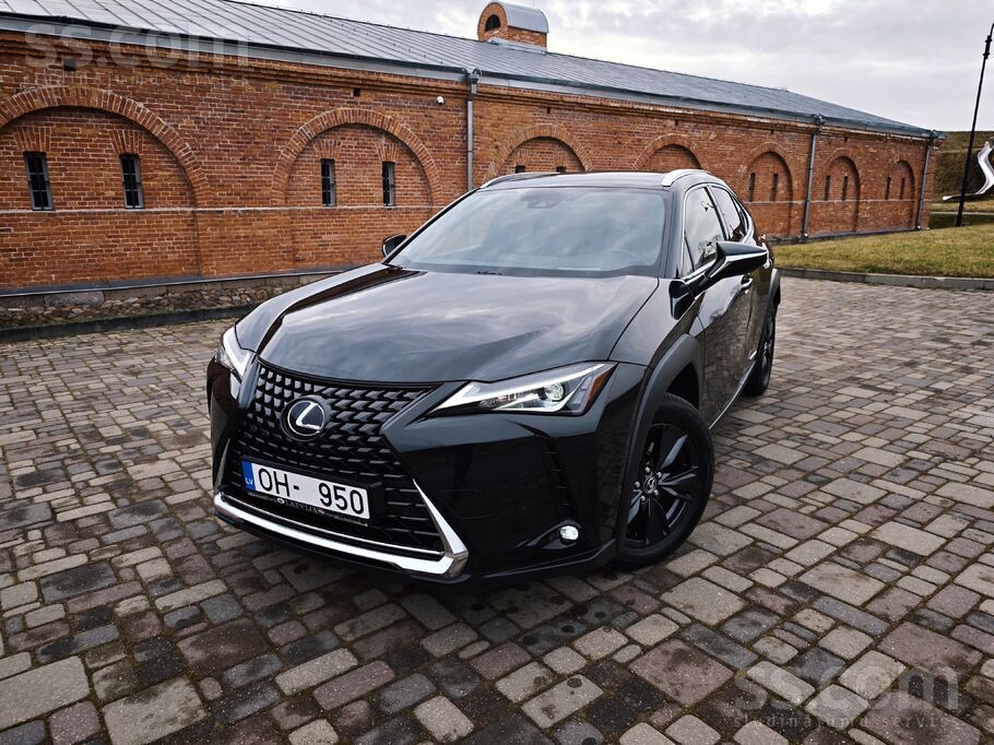 Lexus UX