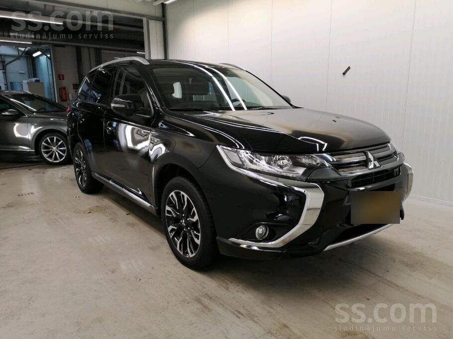 Outlander Phev, Plug-in hibrīds. 2016. gada modelis (decembris/2015). 
Auto