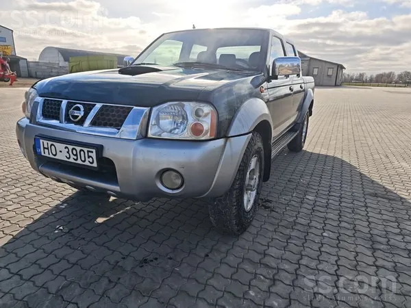 Nissan Pārdodu 4x4 auto – īsts darba zirgs ar raksturu. 