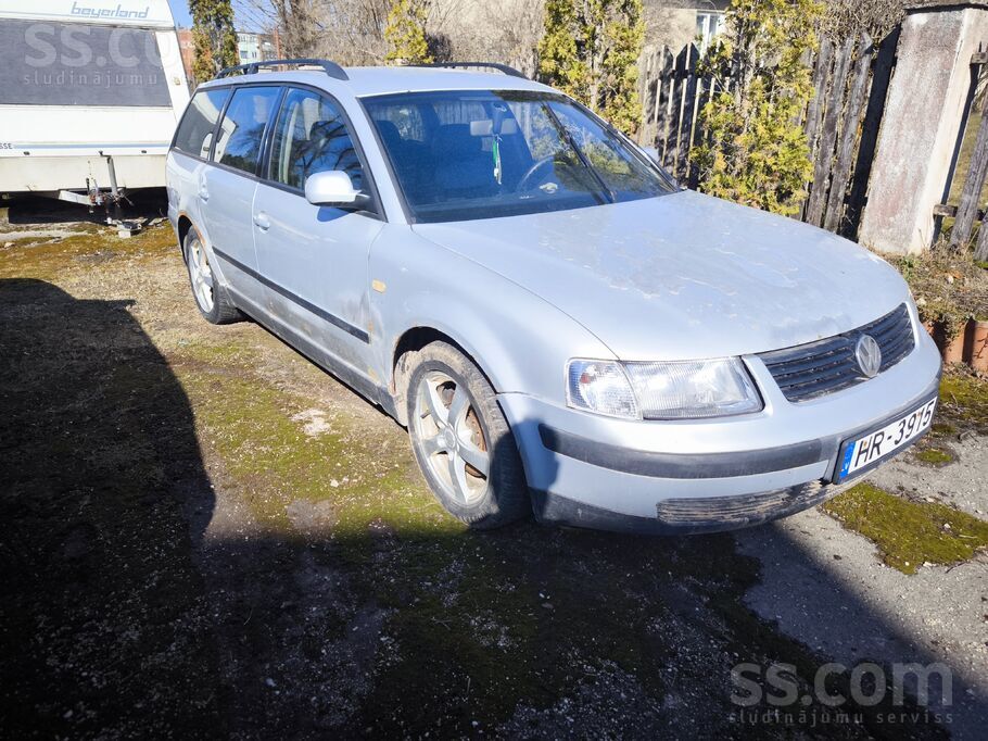 Steidzami tirgoju auto, ar visādiem sīkiem defektiem bet Motors ritošā ir ok