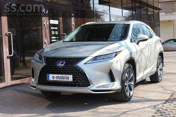 Lexus 1. īpašnieka, pedantiski kopts Lexus RX 450H Hybri