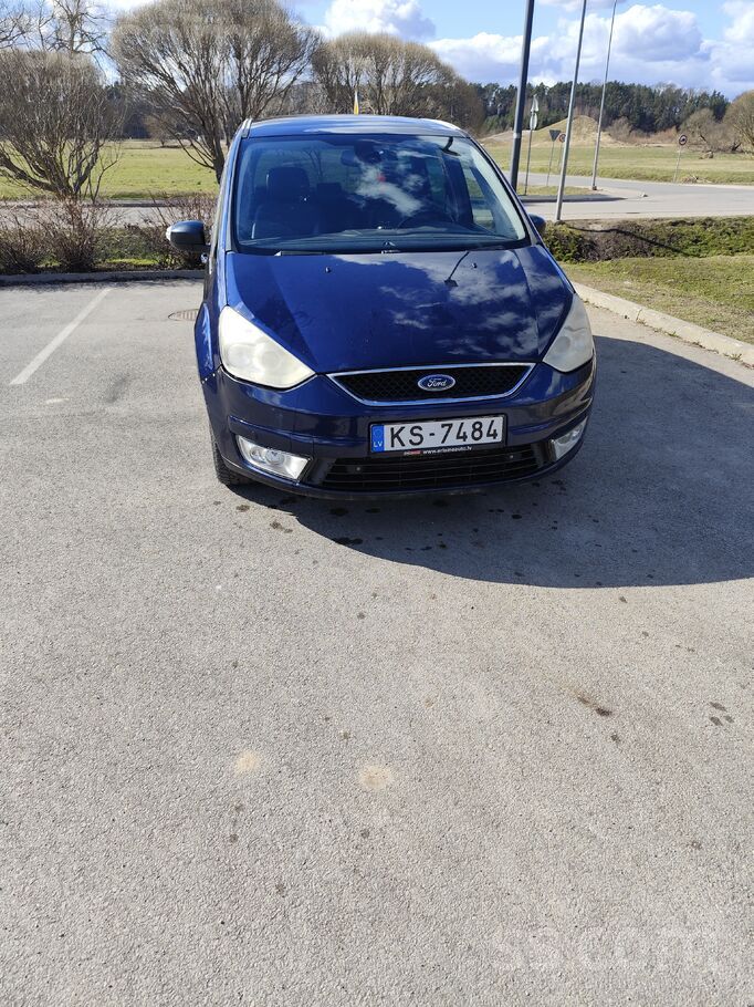 Ford Auto nav jauns, ir vizuāli un tehniski savam vecum