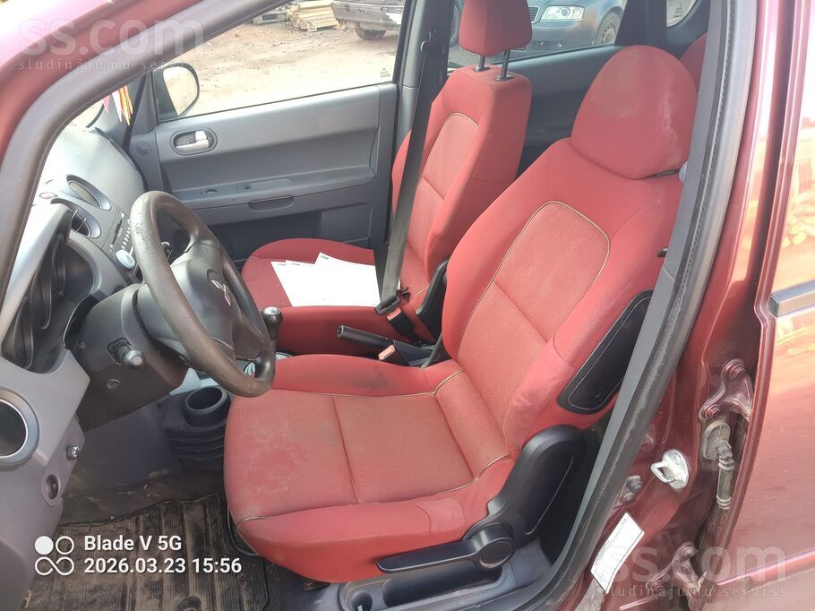 Mitsubishi colt, 2006. gada. Aprīkots ar Benzīna dzinēju, gāzi nav redzējis.