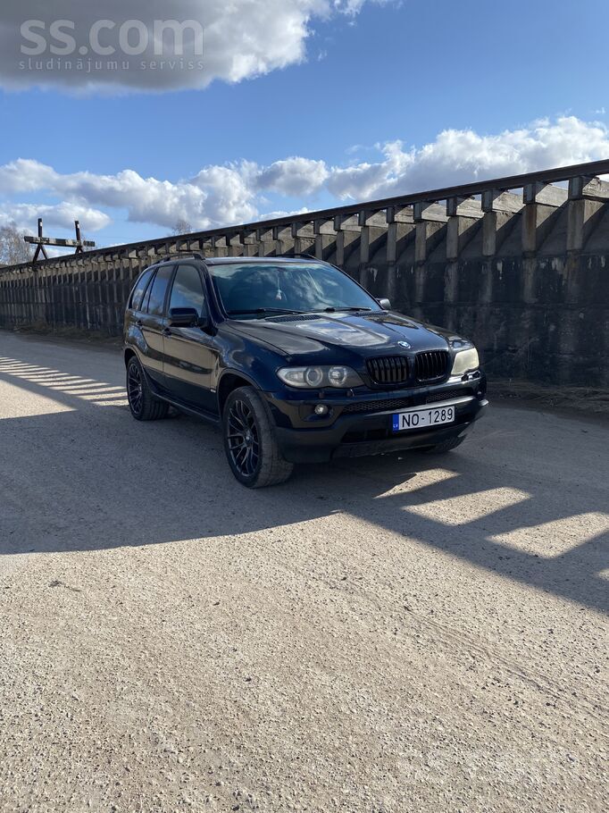 BMW Steidzami pārdod uzticamu un koptu BMW X5 E53 ar 3