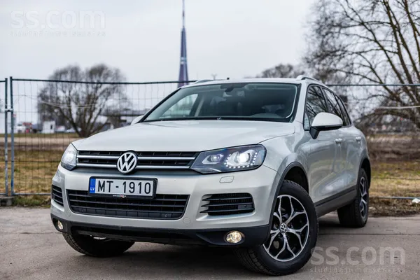 Volkswagen VW Touareg ar 3.0Tdi dīzeļdzinēju un automātisko ā