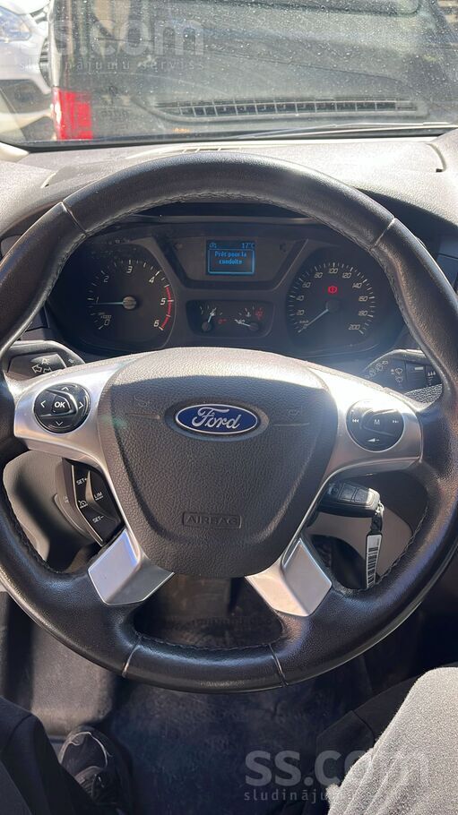 Ford Auto tehniski labā kārtībā. Aprīkots ar invalīdiem