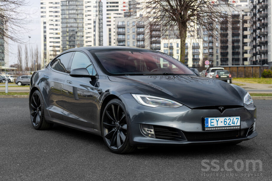 Pārdodu savu Model S 75D
ievests no Norvēģijas, piejama ātrā uzlāde, 
līdzi dodu l